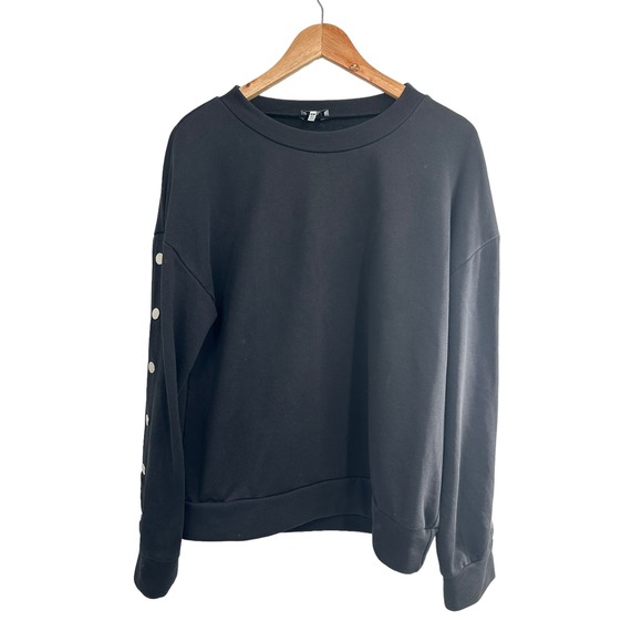 NWOT Tobi Black Silver Button on Sleeves Sweatshirt Small/Petite‎ - Picture 1 of 8